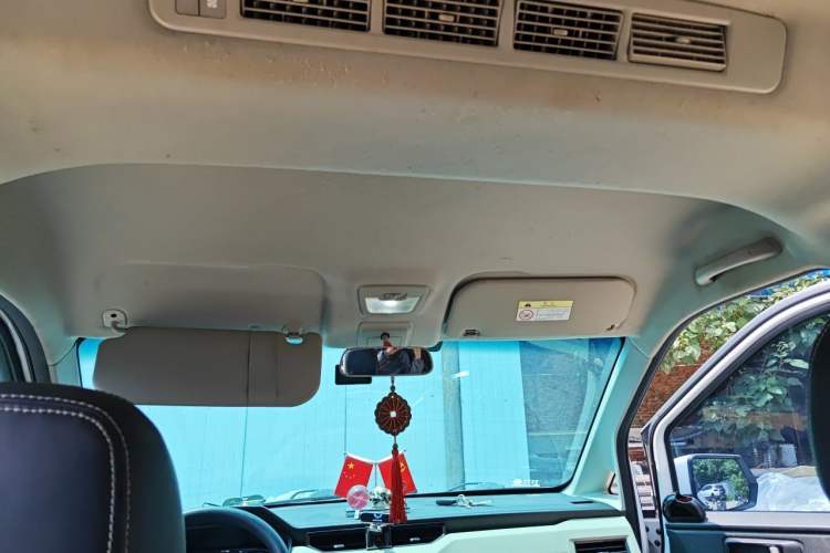 Used Wuling Zhengcheng 2021 1.5T Manual Luxury Version Headliner