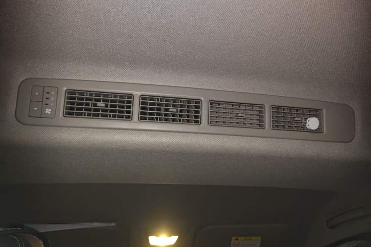 Used Wuling Zhengcheng 2021 1.5T Manual Luxury Version Headliner