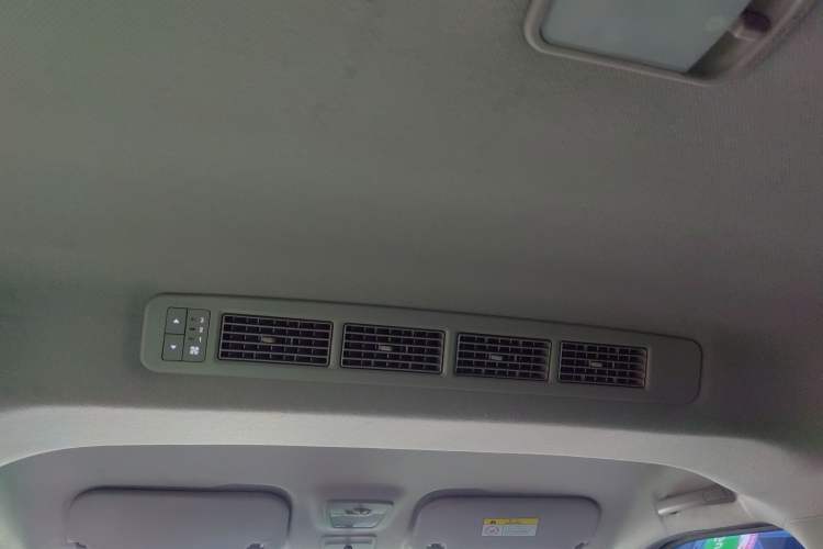 Used Wuling Zhengcheng 2021 1.5T Manual Luxury Version Headliner