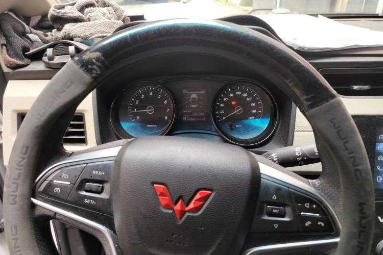 Used Wuling Zhengcheng 2021 1.5T Manual Luxury Version Instrument Cluster