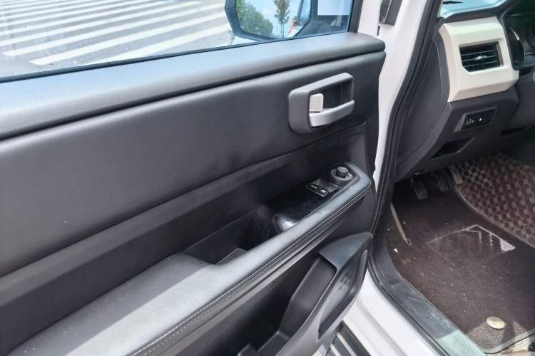 Used Wuling Zhengcheng 2021 1.5T Manual Luxury Version Interior 1