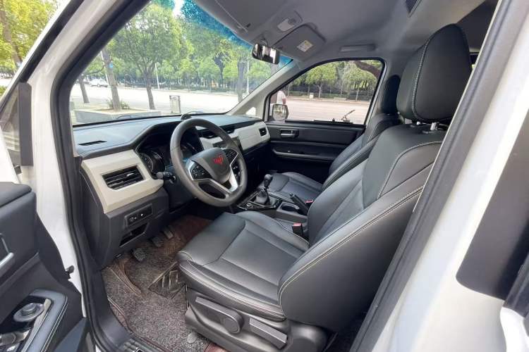 Used Wuling Zhengcheng 2021 1.5T Manual Luxury Version Interior 1