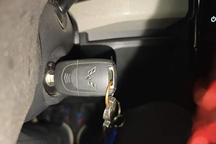 Used Wuling Zhengcheng 2021 1.5T Manual Luxury Version Interior 1