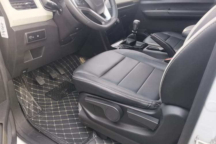 Used Wuling Zhengcheng 2021 1.5T Manual Luxury Version Interior 2