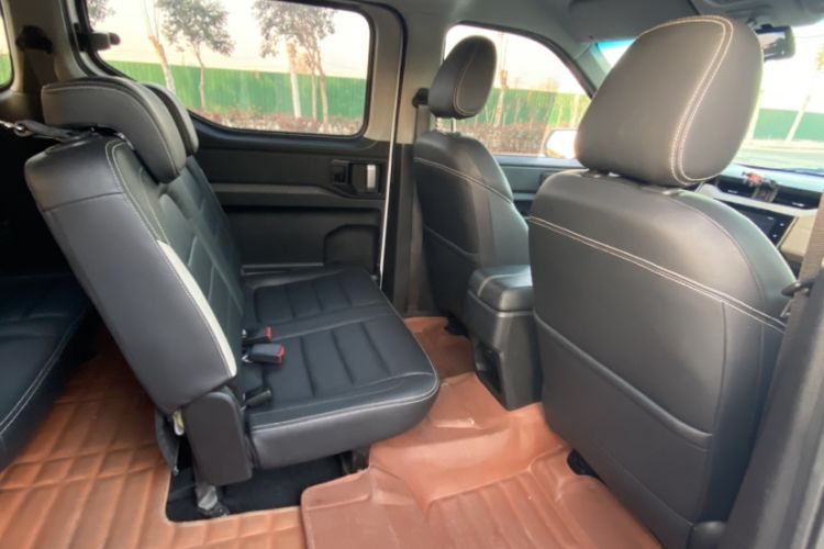 Used Wuling Zhengcheng 2021 1.5T Manual Luxury Commercial Vehicle Interior 2
