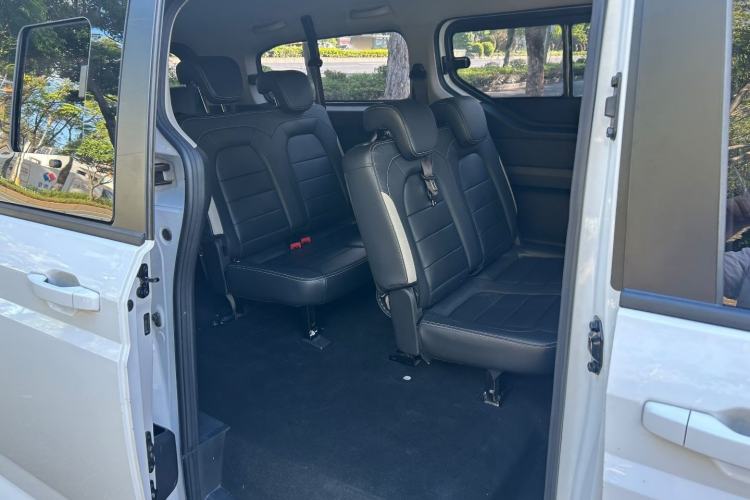 Used Wuling Zhengcheng 2021 1.5T Manual Luxury Version Interior 2