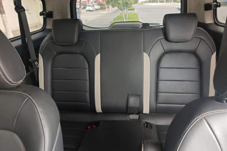 Used Wuling Zhengcheng 2021 1.5T Manual Luxury Version Interior 2