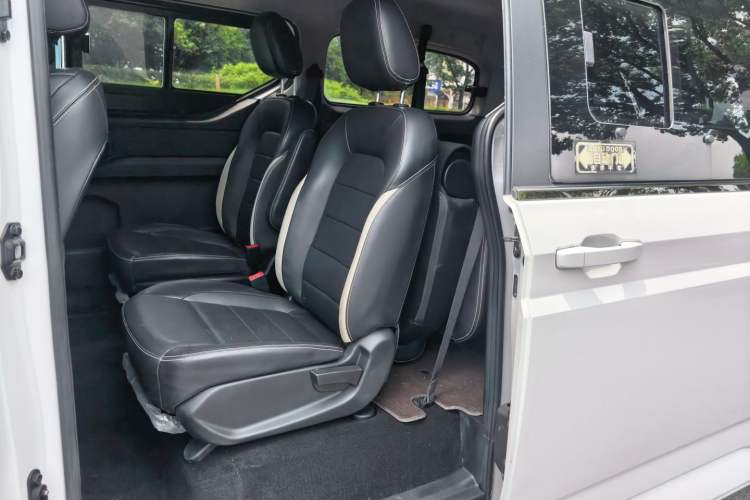 Used Wuling Zhengcheng 2021 1.5T Manual Luxury Version Interior 2