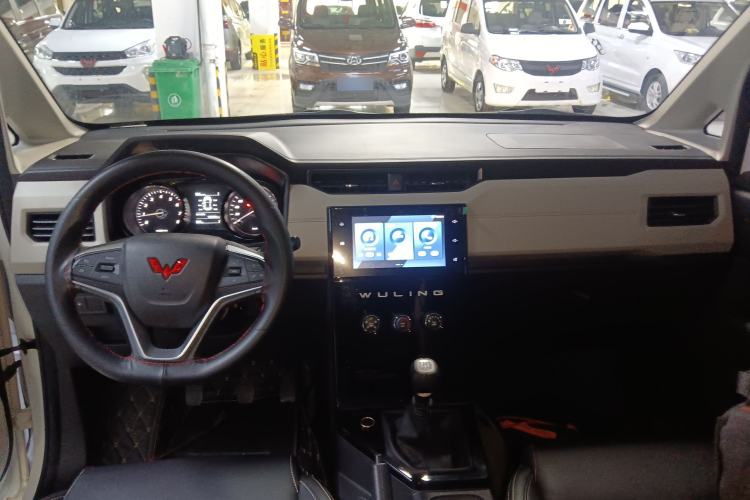Used Wuling Zhengcheng 2021 1.5T Manual Luxury Version Interior 2