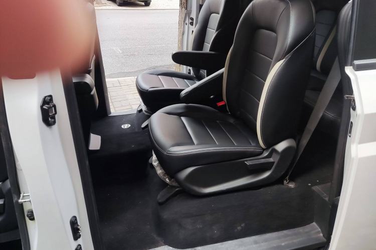 Used Wuling Zhengcheng 2021 1.5T Manual Luxury Version Interior 4