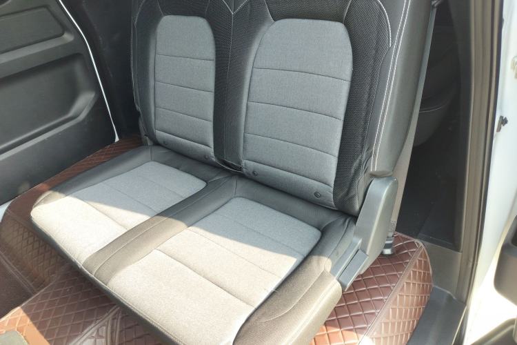 Used Wuling Zhengcheng 2021 1.5T Manual Comfort Version Interior 4