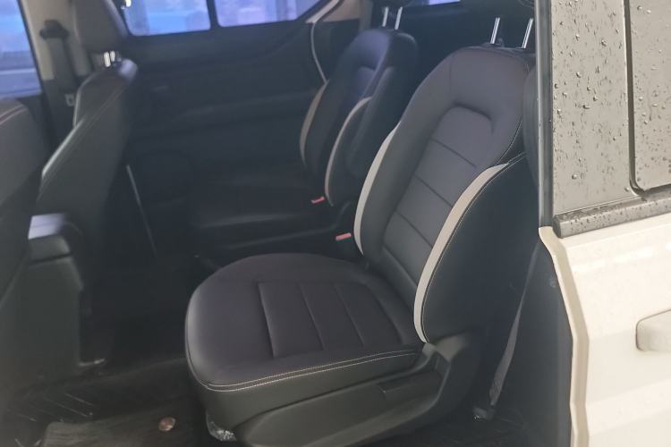 Used Wuling Zhengcheng 2021 1.5T Manual Luxury Version Interior 4