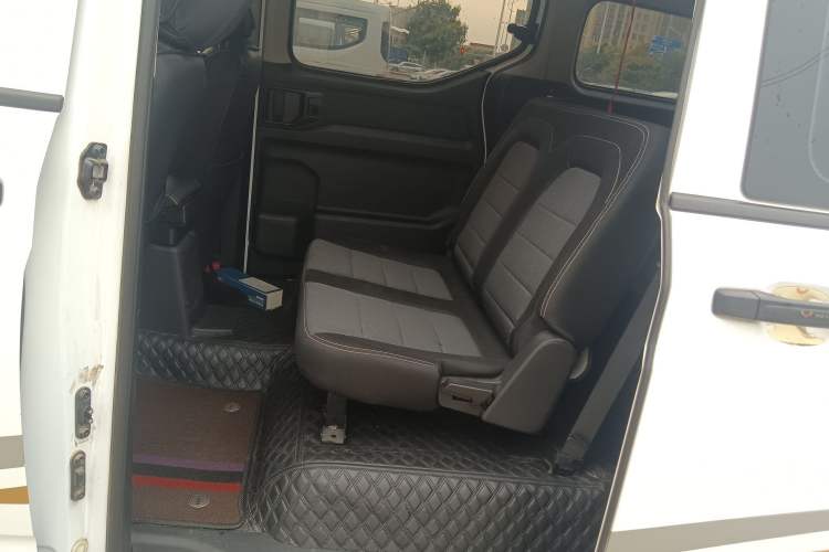 Used Wuling Zhengcheng 2021 1.5T Manual Comfort Version Interior 4