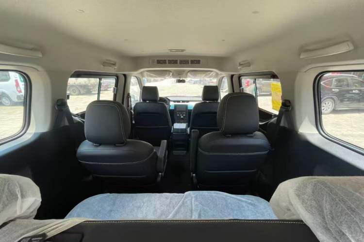 Used Wuling Zhengcheng 2021 1.5T Manual Luxury Version Interior 4