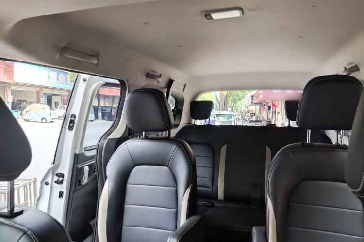 Used Wuling Zhengcheng 2021 1.5T Manual Luxury Version Interior 5