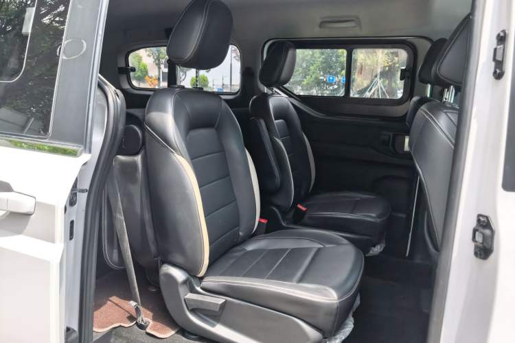 Used Wuling Zhengcheng 2021 1.5T Manual Luxury Version Interior 5