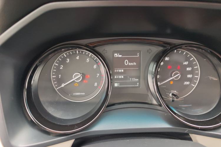 Used Wuling Zhengcheng 2021 1.5T Manual Luxury Version Interior 5