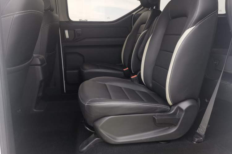 Used Wuling Zhengcheng 2021 1.5T Manual Luxury Version Interior 5