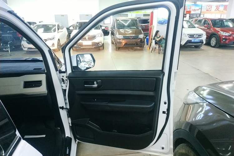 Used Wuling Zhengcheng 2021 1.5T Manual Luxury Version Interior 5