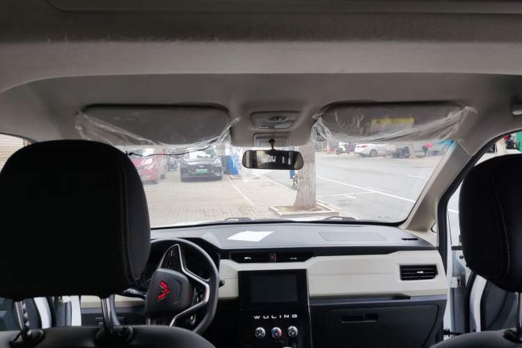 Used Wuling Zhengcheng 2021 1.5T Manual Luxury Version Interior 6