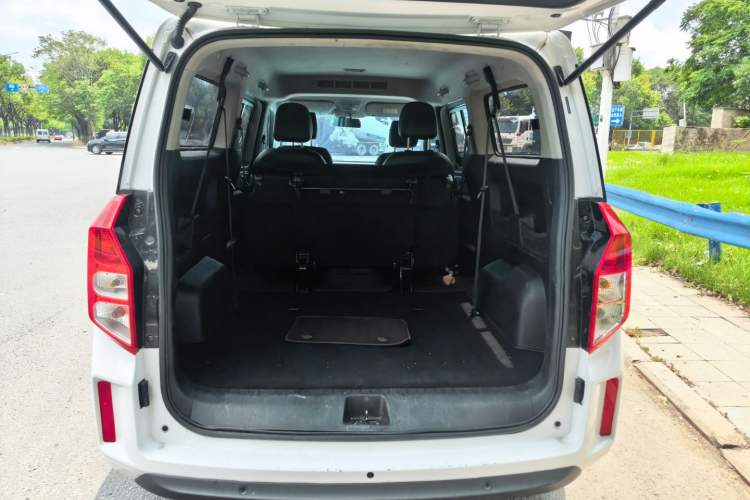 Used Wuling Zhengcheng 2021 1.5T Manual Luxury Version Interior 6