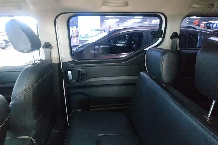 Used Wuling Zhengcheng 2021 1.5T Manual Luxury Version Interior 6