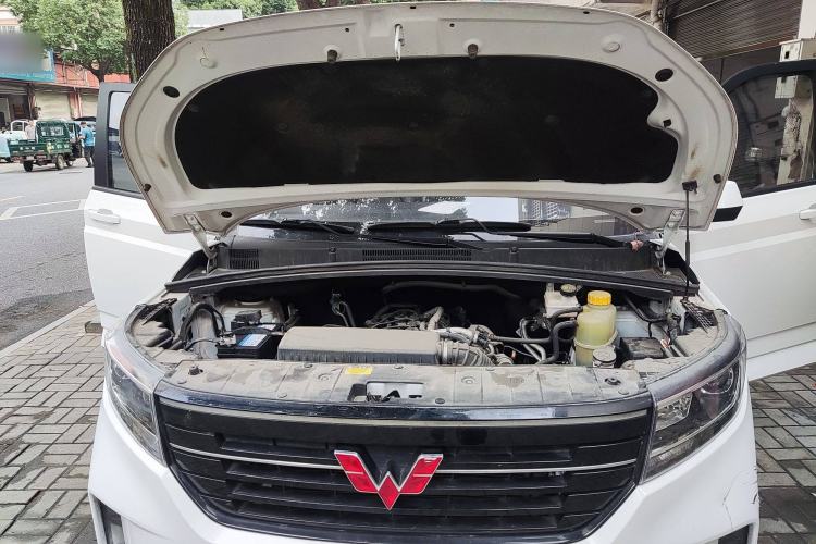 Used Wuling Zhengcheng 2021 1.5T Manual Luxury Version Interior 8