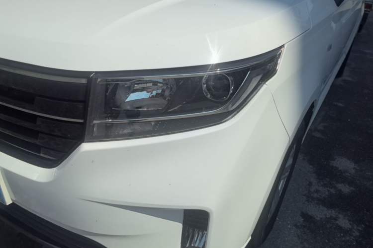 Used Wuling Zhengcheng 2021 1.5T Manual Luxury Version Left Front Headlight