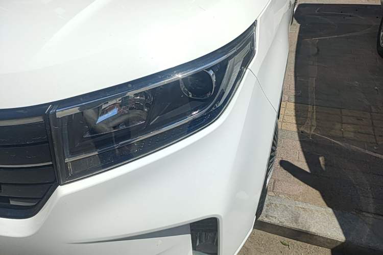 Used Wuling Zhengcheng 2021 1.5T Manual Luxury Version Left Front Headlight
