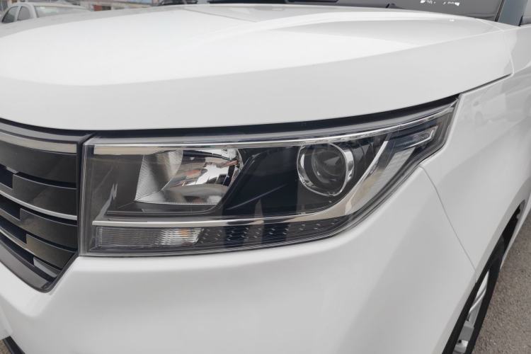 Used Wuling Zhengcheng 2021 1.5T Manual Luxury Version Left Front Headlight