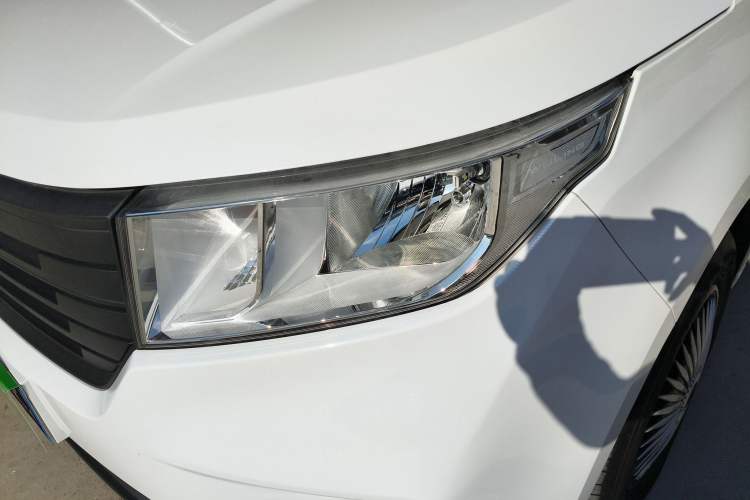 Used Wuling Zhengcheng 2021 1.5T Manual Comfort Version with Enclosed Windows Left Front Headlight