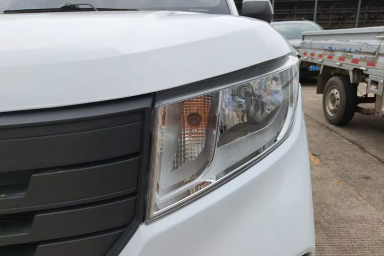 Used Wuling Zhengcheng 2021 1.5T Manual Comfort Version Left Front Headlight