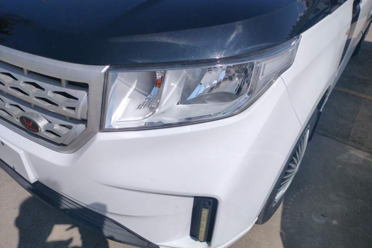 Used Wuling Zhengcheng 2021 1.5T Manual Comfort Version Left Front Headlight
