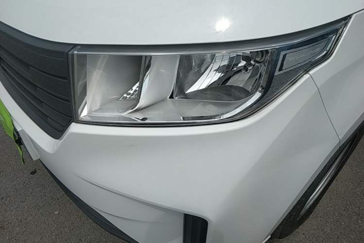 Used Wuling Zhengcheng 2021 1.5T Manual Comfort Version Left Front Headlight