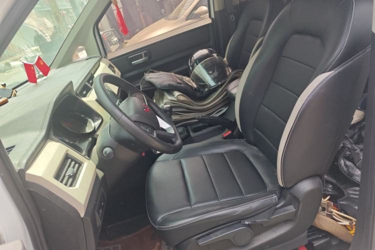 Used Wuling Zhengcheng 2021 1.5T Manual Luxury Version Left Front Seat
