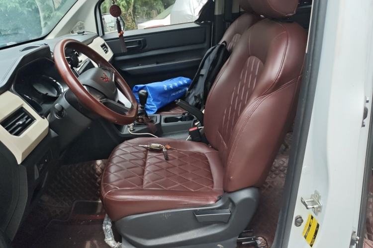 Used Wuling Zhengcheng 2021 1.5T Manual Comfort Version Left Front Seat