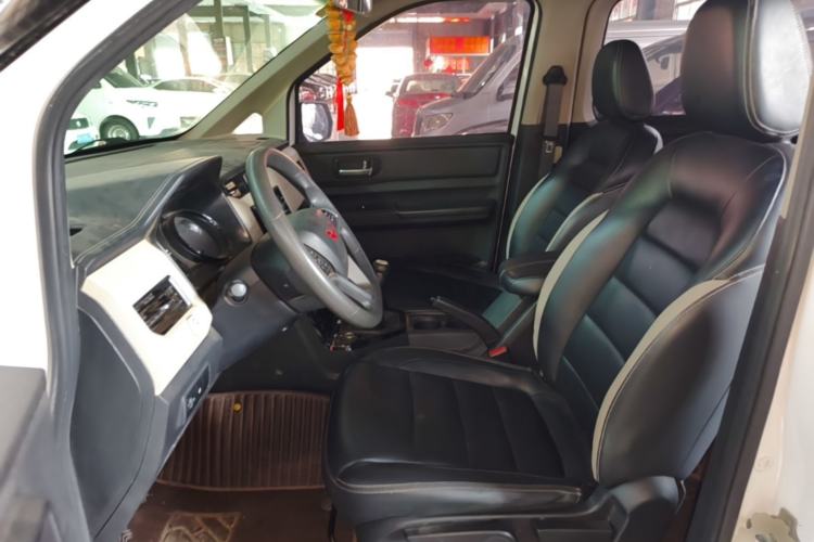 Used Wuling Zhengcheng 2021 1.5T Manual Luxury Version Left Front Seat