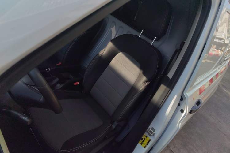 Used Wuling Zhengcheng 2021 1.5T Manual Comfort Version with Enclosed Windows Left Front Seat