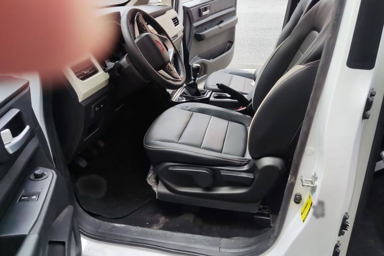 Used Wuling Zhengcheng 2021 1.5T Manual Luxury Version Left Front Seat
