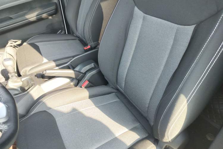 Used Wuling Zhengcheng 2021 1.5T Manual Comfort Version Left Front Seat