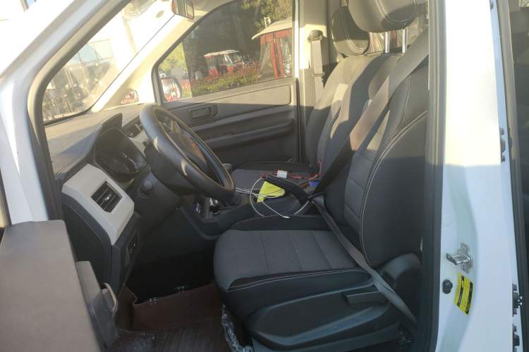 Used Wuling Zhengcheng 2021 1.5T Manual Comfort Version Left Front Seat
