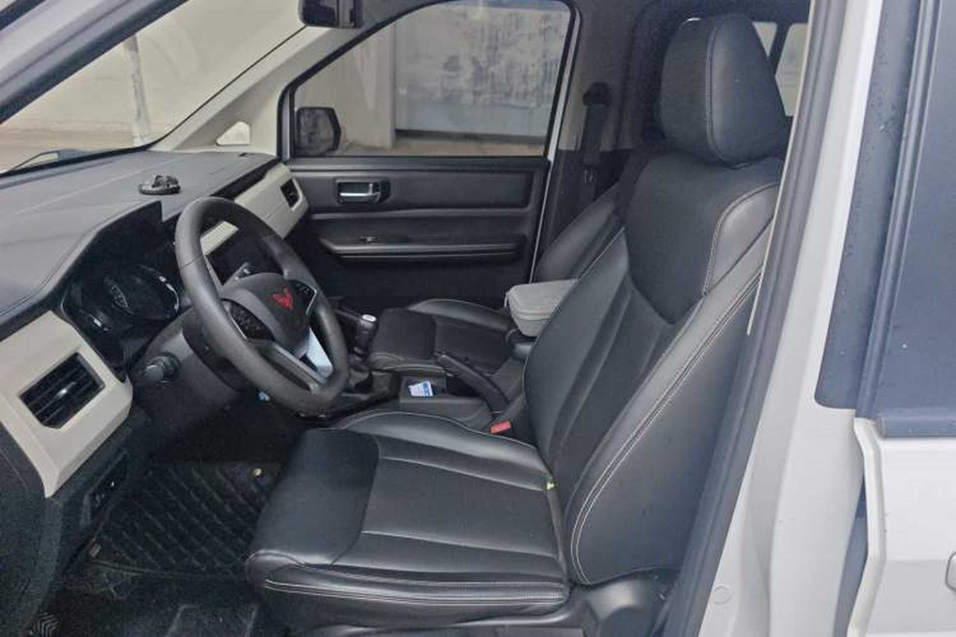 Used Wuling Zhengcheng 2021 1.5T Manual Luxury Version Left Front Seat