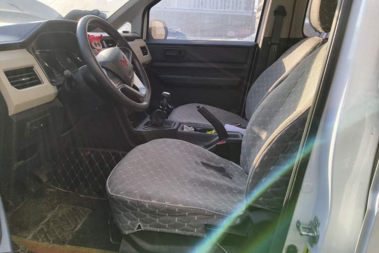 Used Wuling Zhengcheng 2021 1.5T Manual Comfort Version Left Front Seat