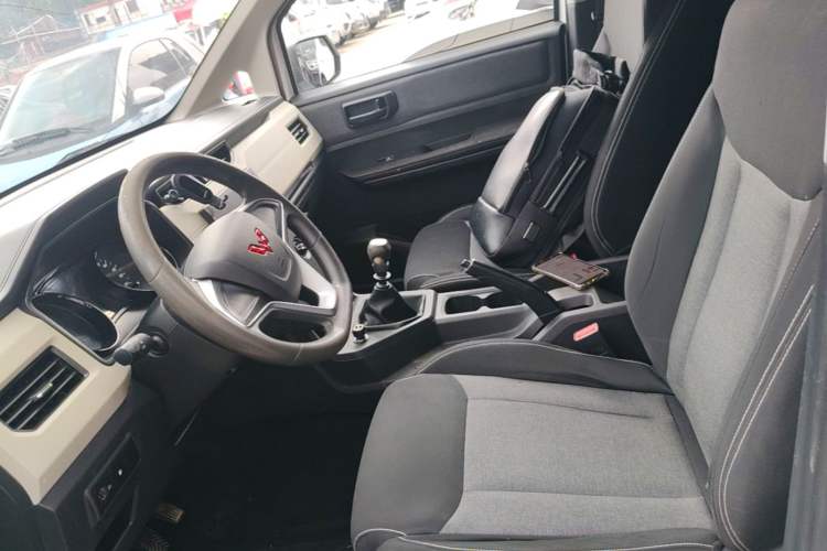 Used Wuling Zhengcheng 2021 1.5T Manual Comfort Version Left Front Seat
