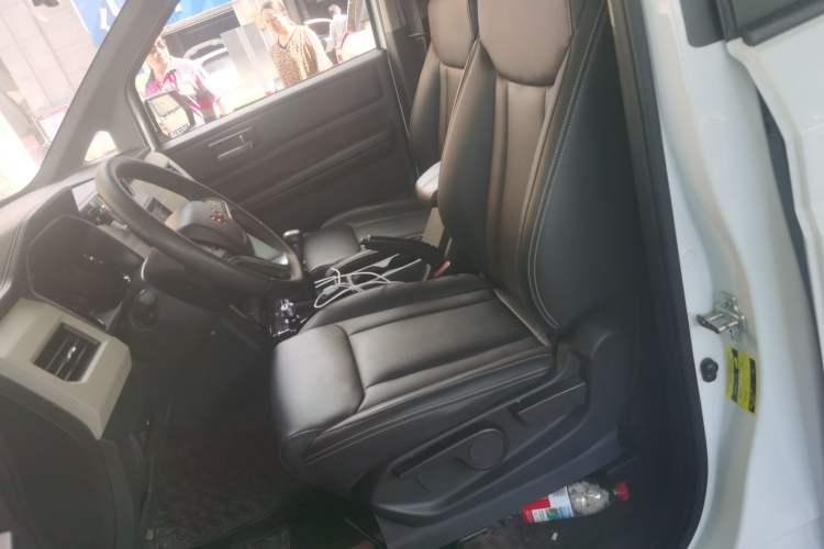 Used Wuling Zhengcheng 2021 1.5T Manual Luxury Version Left Front Seat
