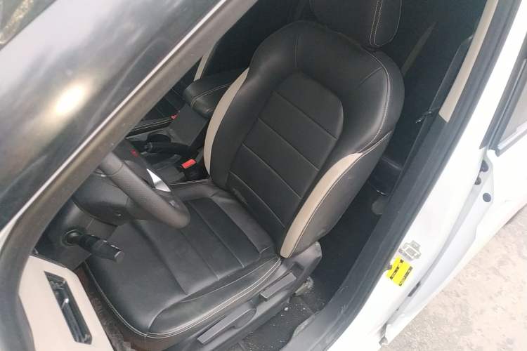 Used Wuling Zhengcheng 2021 1.5T Manual Luxury Version Left Front Seat