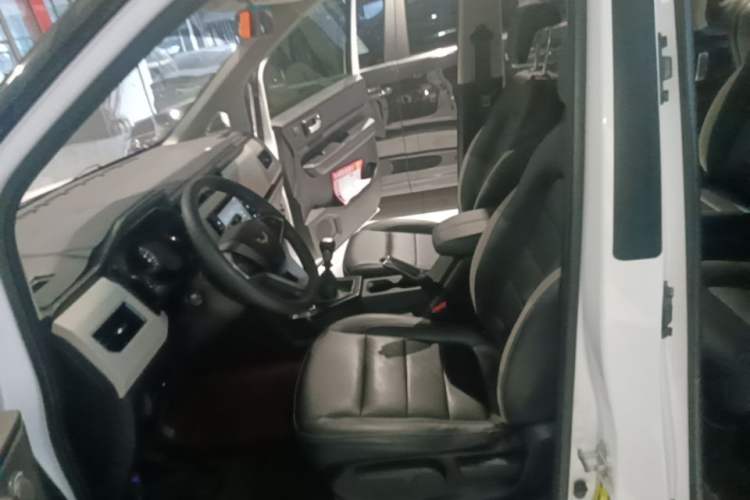 Used Wuling Zhengcheng 2021 1.5T Manual Luxury Version Left Front Seat
