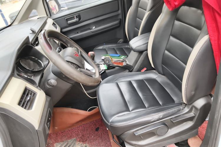Used Wuling Zhengcheng 2021 1.5T Manual Luxury Version Left Front Seat