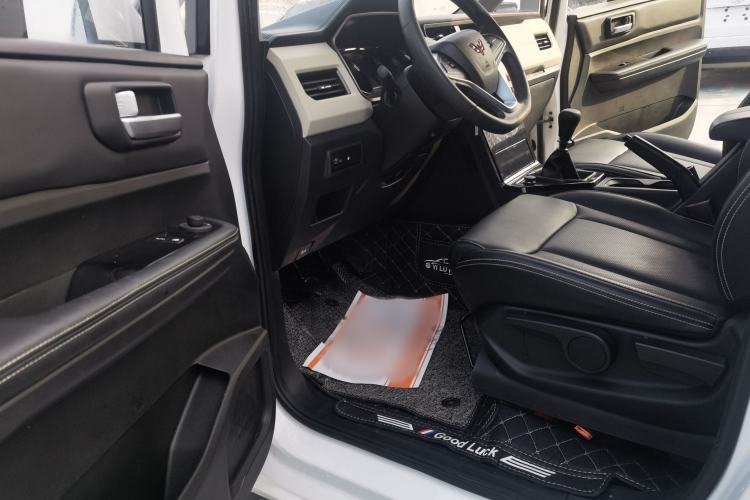 Used Wuling Zhengcheng 2021 1.5T Manual Luxury Version Left Front Seat