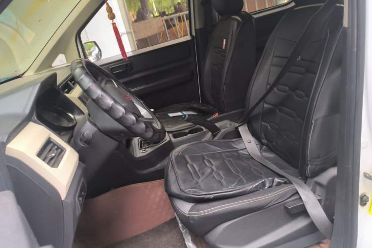 Used Wuling Zhengcheng 2021 1.5T Manual Comfort Version Left Front Seat